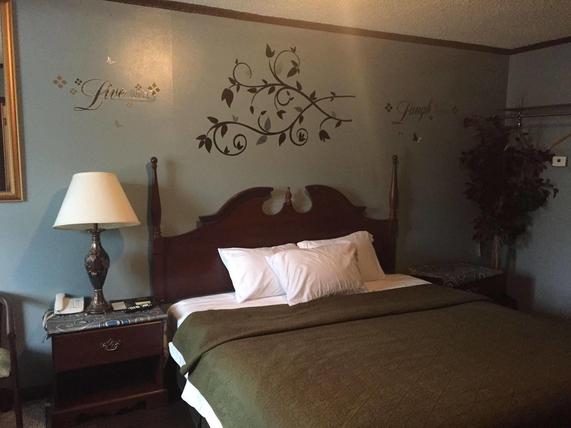 Hamilton Inn Sturbridge Extérieur photo